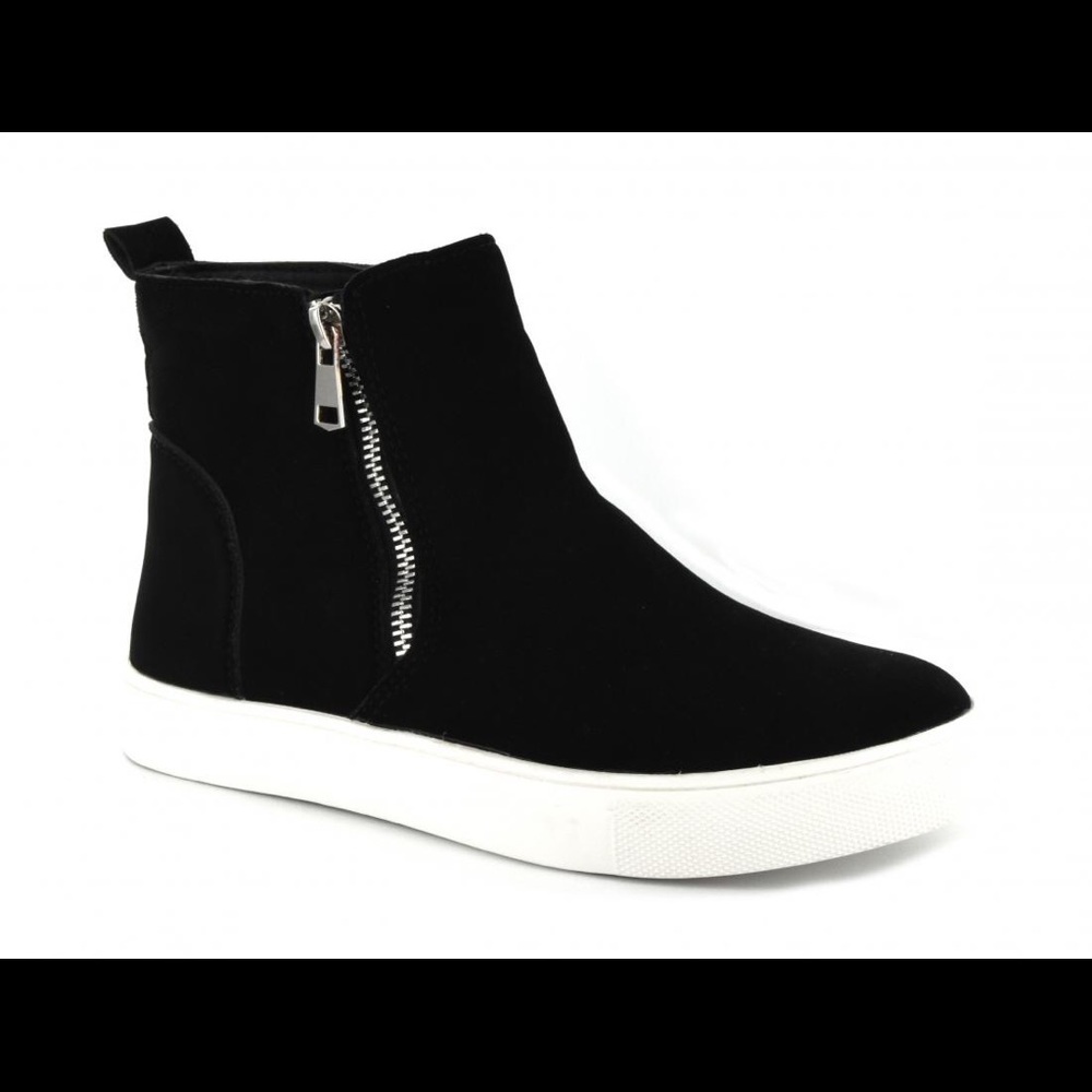 SOLD OUT New Corky’s Hunt Sneaker Zippered Boot